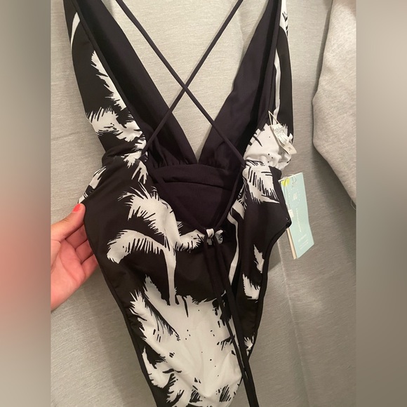 Bathing suit - Picture 2 of 3